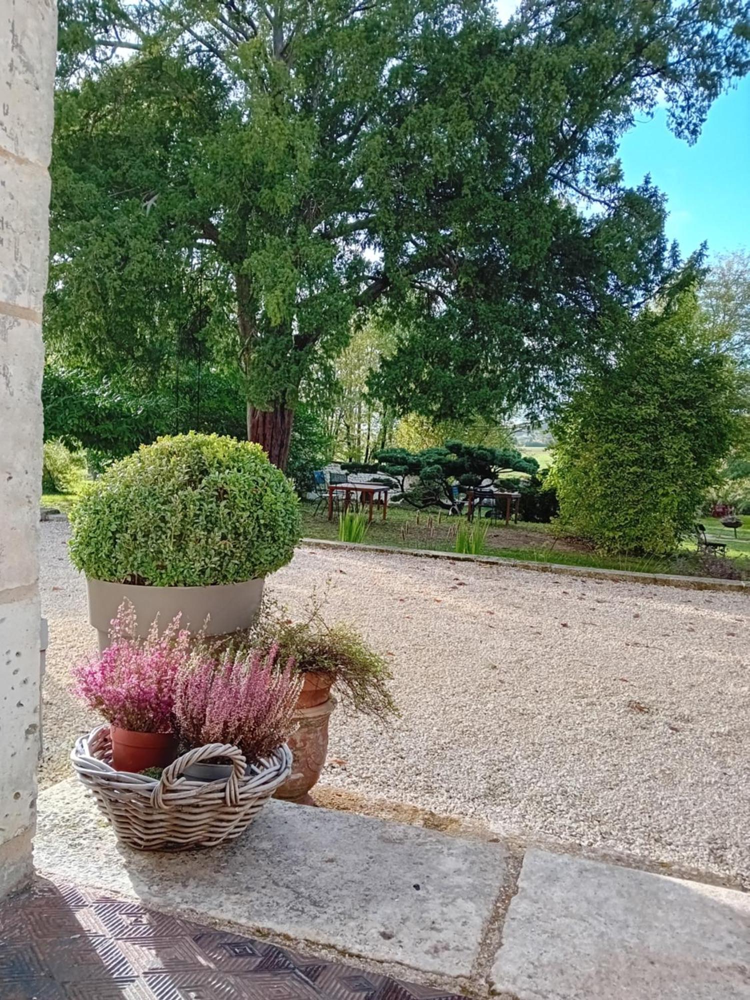 Maison Blanche Cherval エクステリア 写真